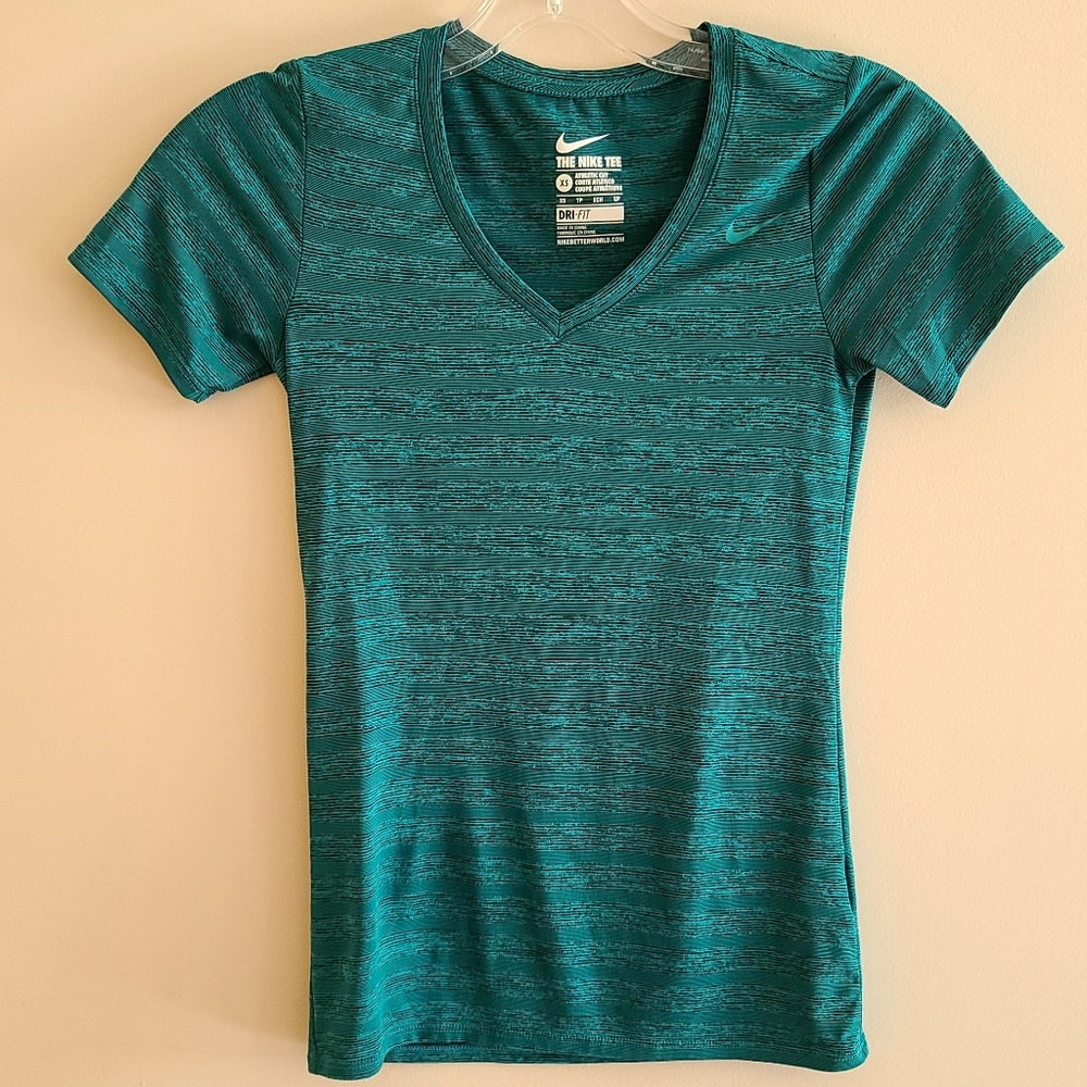 Nike short sleeve dri-fit athletic cut tee size xs
